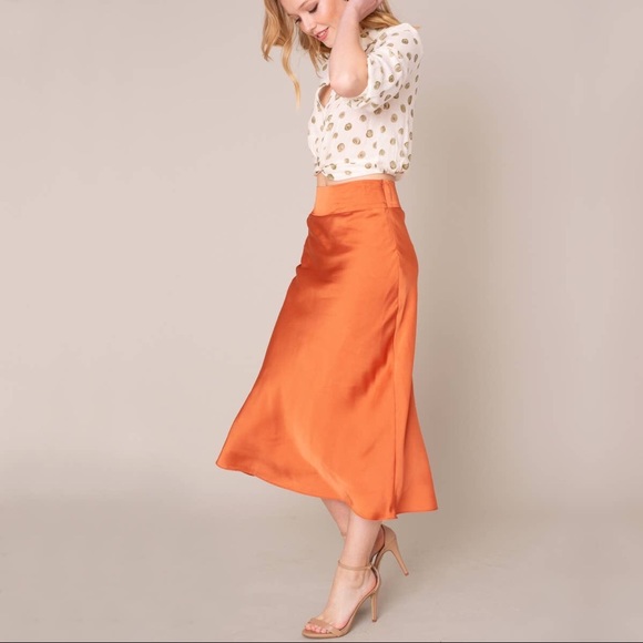 🆕 Satin A-Line Midi Skirt in Clay - Picture 5 of 7